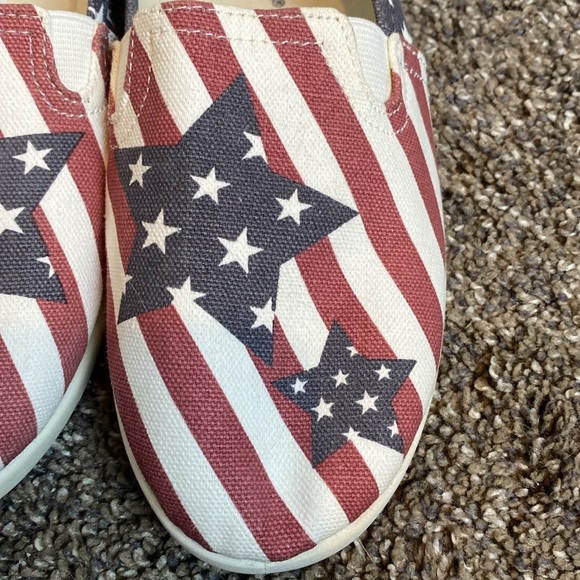 Air Walk Stars & Stripes Patriotic Red White & Blue Slip On Canvas Shoes Sz 8.5 - Picture 9 of 10